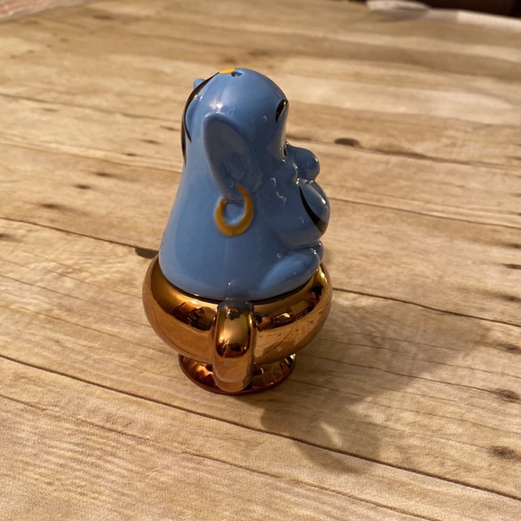 Disney Aladdin Genie in Lamp - Picture 5 of 11